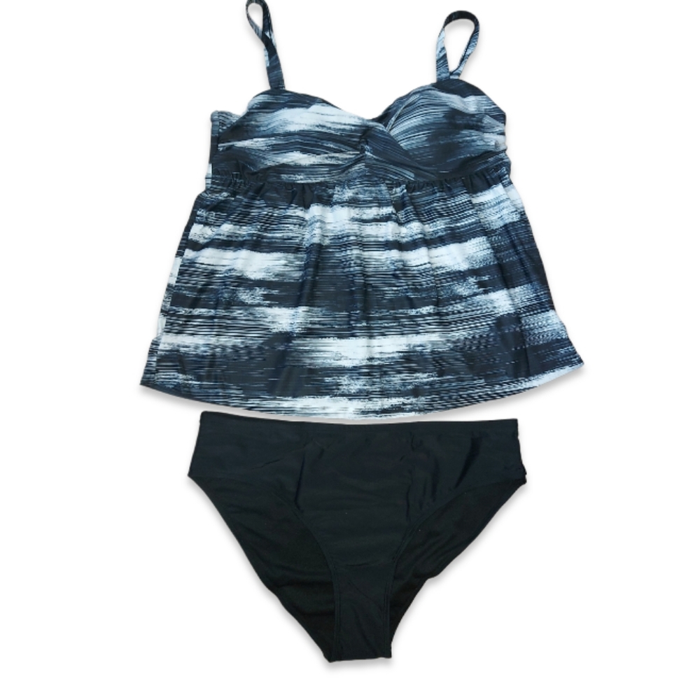 Lalagen Black and White 2 Piece Swimsuit